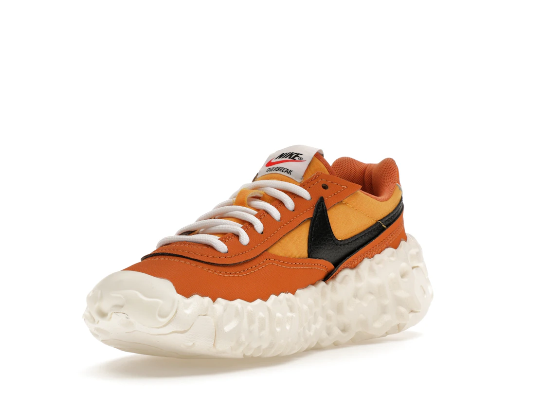 Vue 14 de Nike Overbreak SP Hot Curry