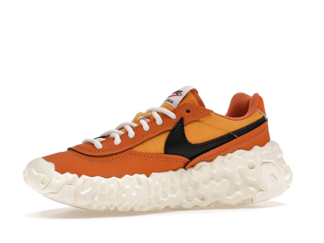 Vue 17 de Nike Overbreak SP Hot Curry