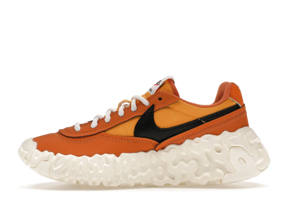 Vue 19 de Nike Overbreak SP Hot Curry
