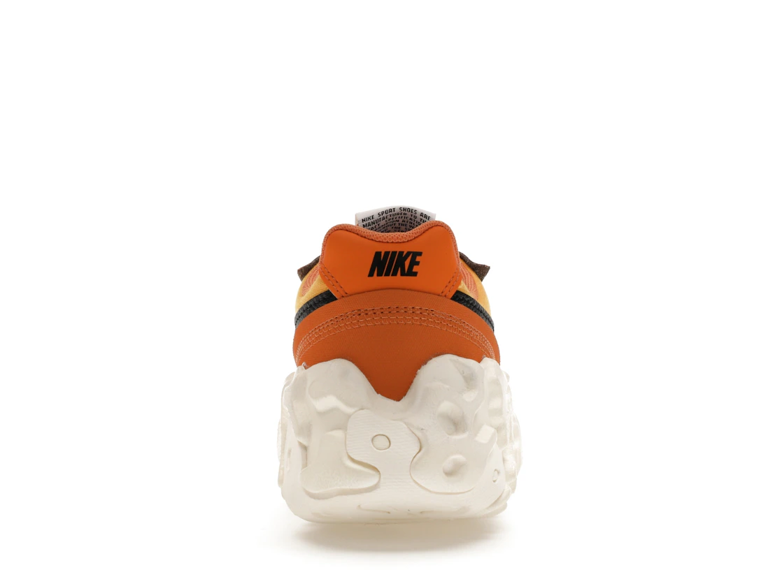 Vue 28 de Nike Overbreak SP Hot Curry