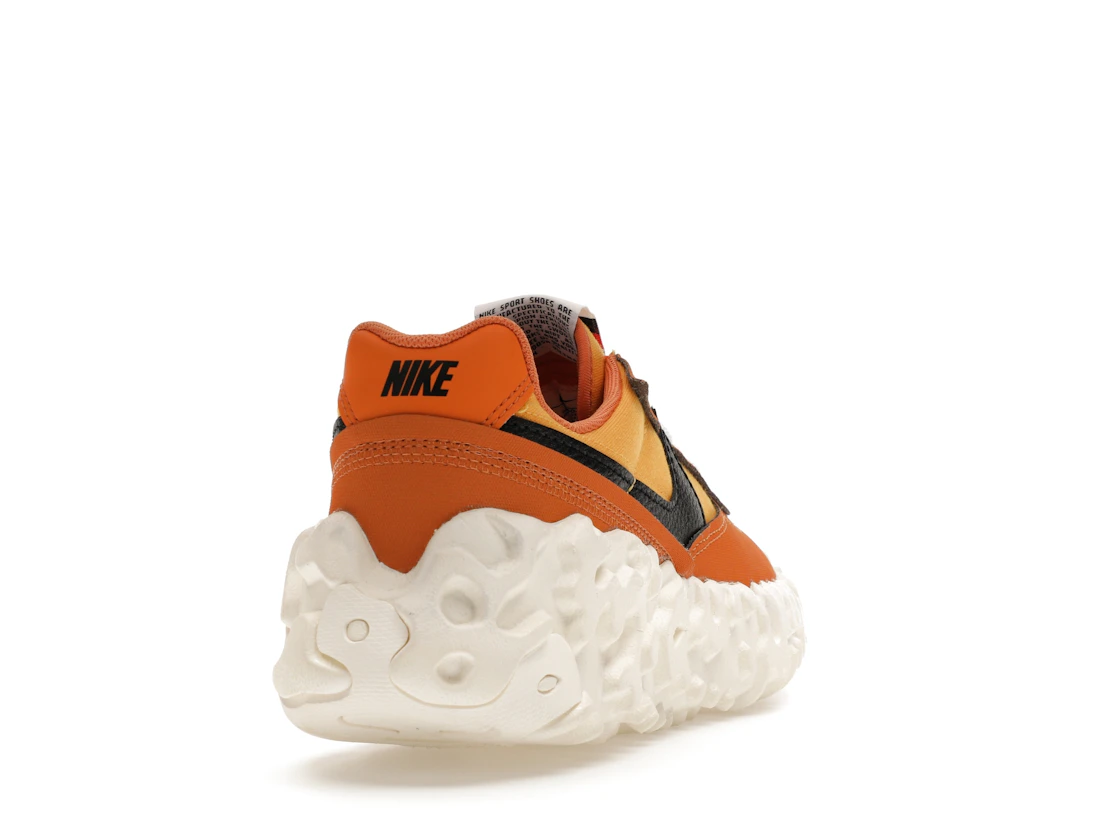 Vue 30 de Nike Overbreak SP Hot Curry