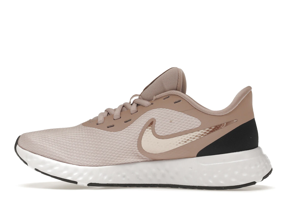 Vue 20 de Nike Revolution 5 Barely Rose 