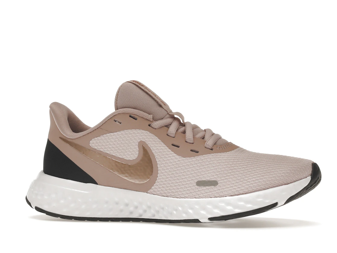 Vue 3 de Nike Revolution 5 Barely Rose 