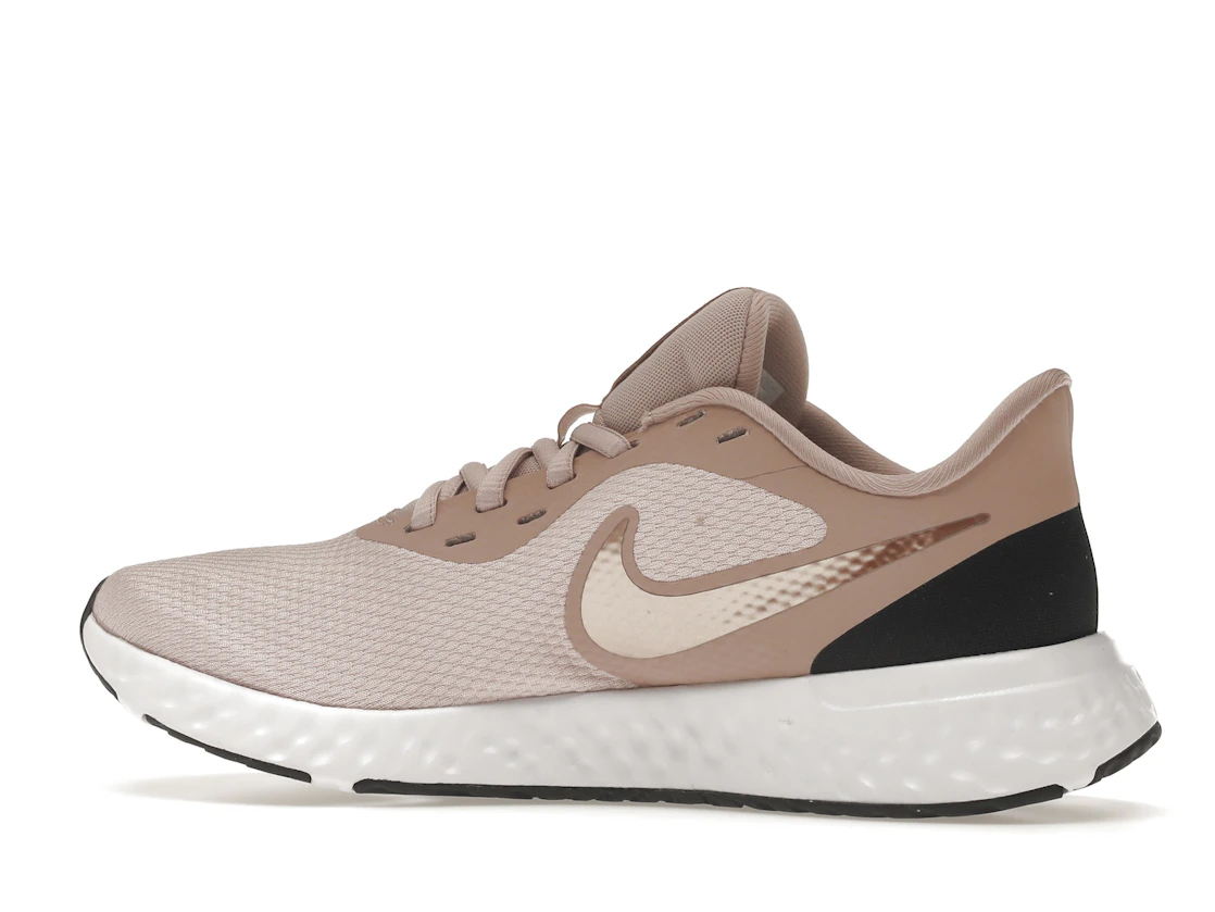 Vue 21 de Nike Revolution 5 Barely Rose 