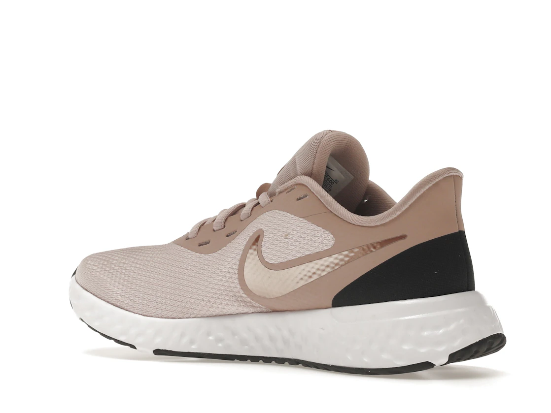 Vue 23 de Nike Revolution 5 Barely Rose 