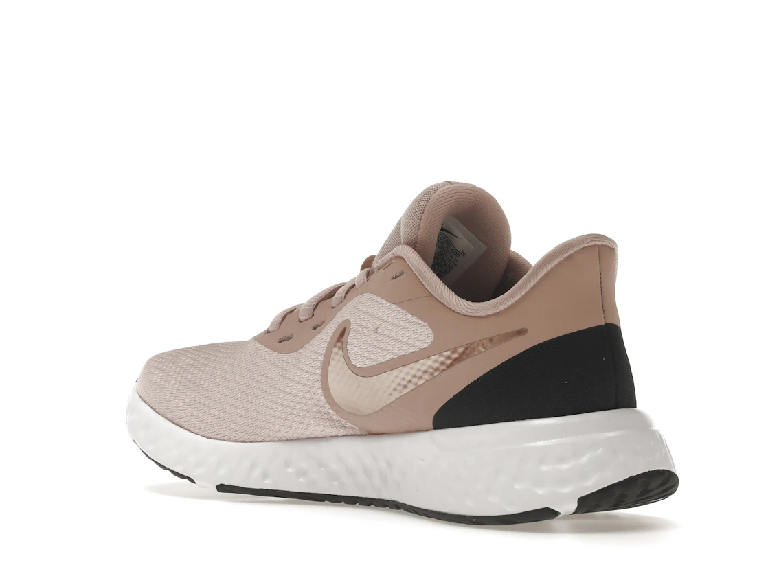 Vue 24 de Nike Revolution 5 Barely Rose 