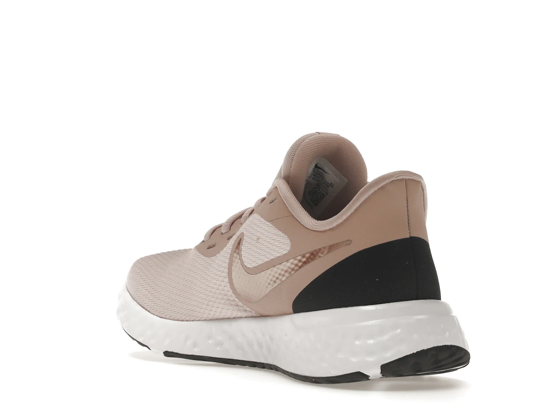Vue 25 de Nike Revolution 5 Barely Rose 