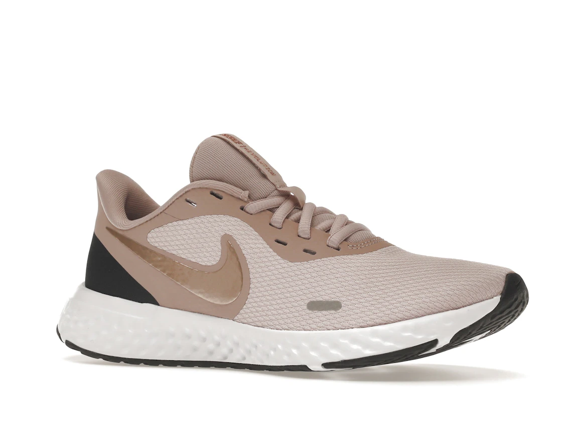 Vue 4 de Nike Revolution 5 Barely Rose 