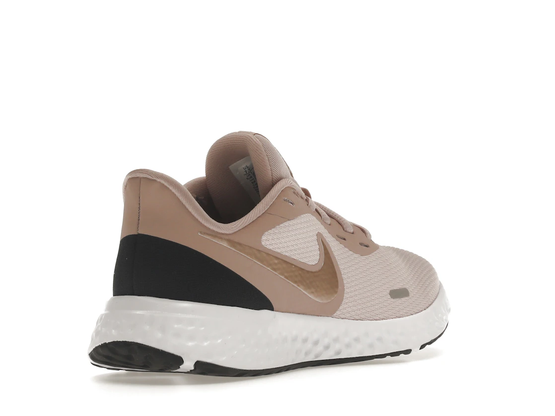 Vue 32 de Nike Revolution 5 Barely Rose 