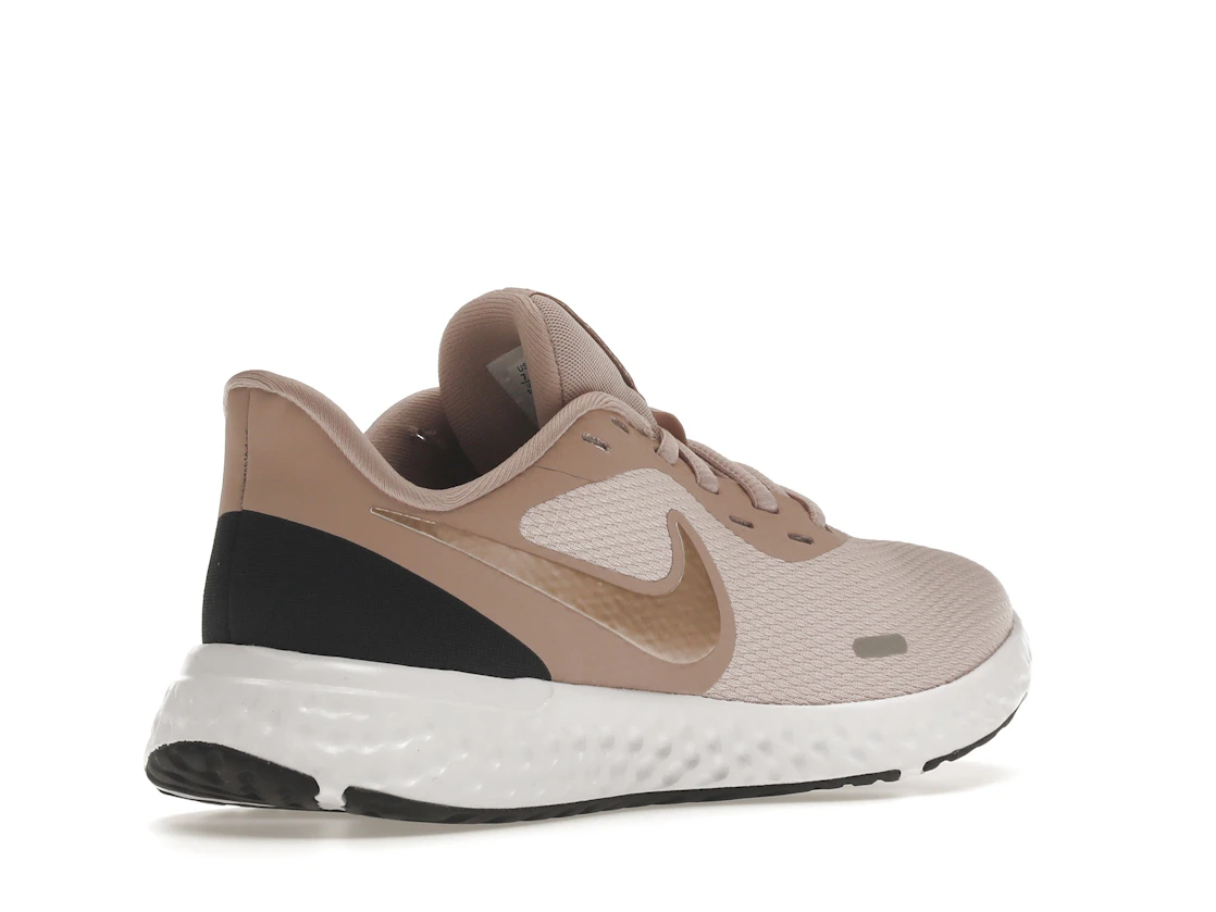 Vue 33 de Nike Revolution 5 Barely Rose 