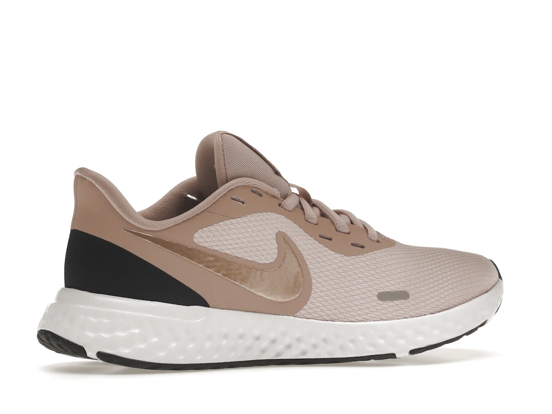 Vue 35 de Nike Revolution 5 Barely Rose 
