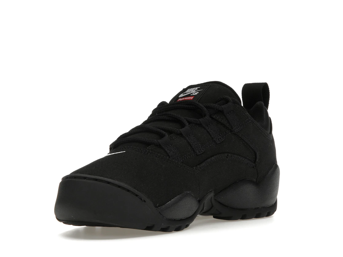 Vue 14 de Nike SB Darwin Low Supreme Black