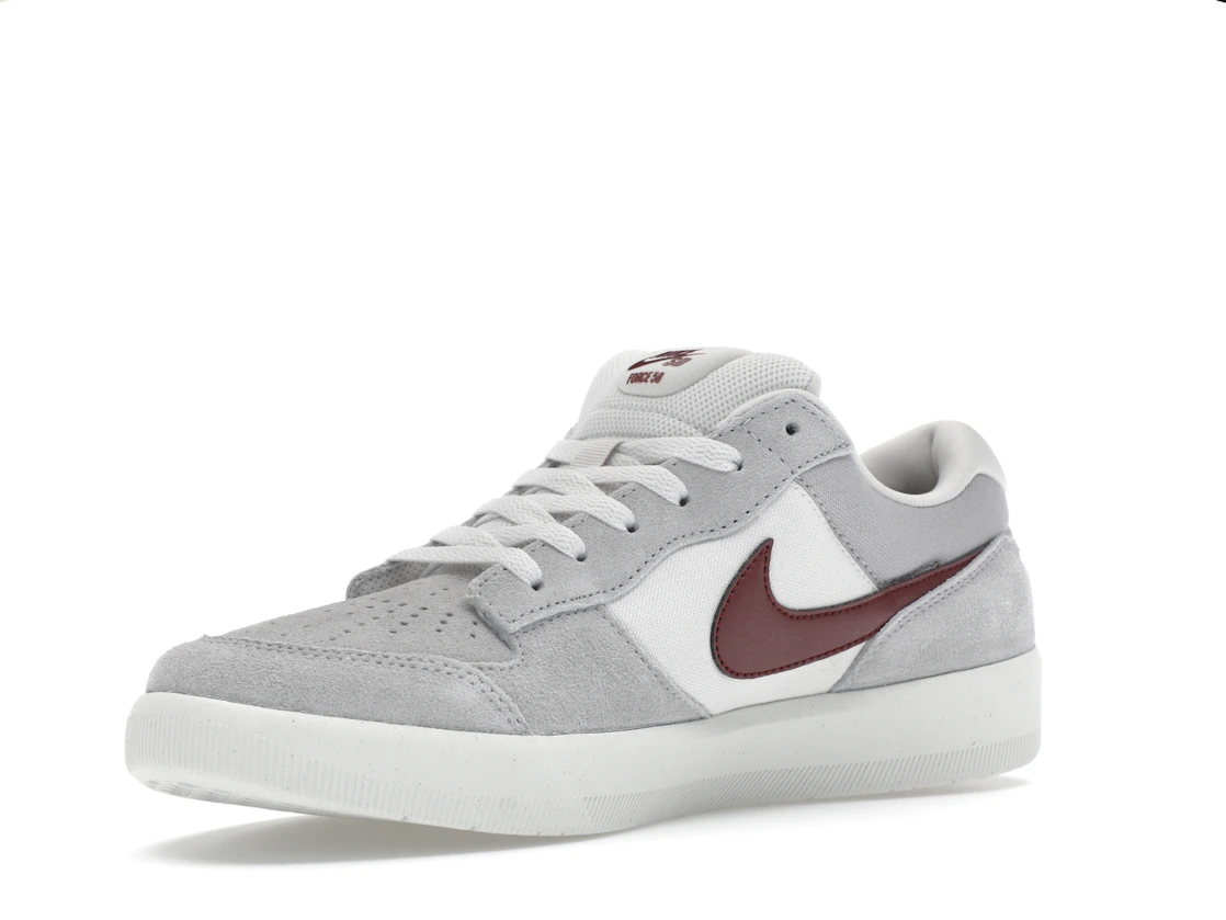Vue 15 de Nike SB Force 58 Platinum Tint Dark Red
