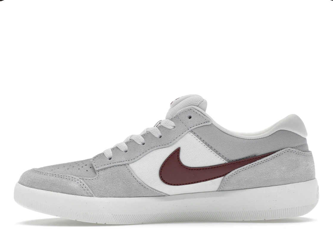 Vue 19 de Nike SB Force 58 Platinum Tint Dark Red