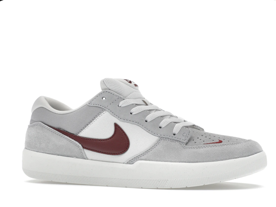Vue 3 de Nike SB Force 58 Platinum Tint Dark Red