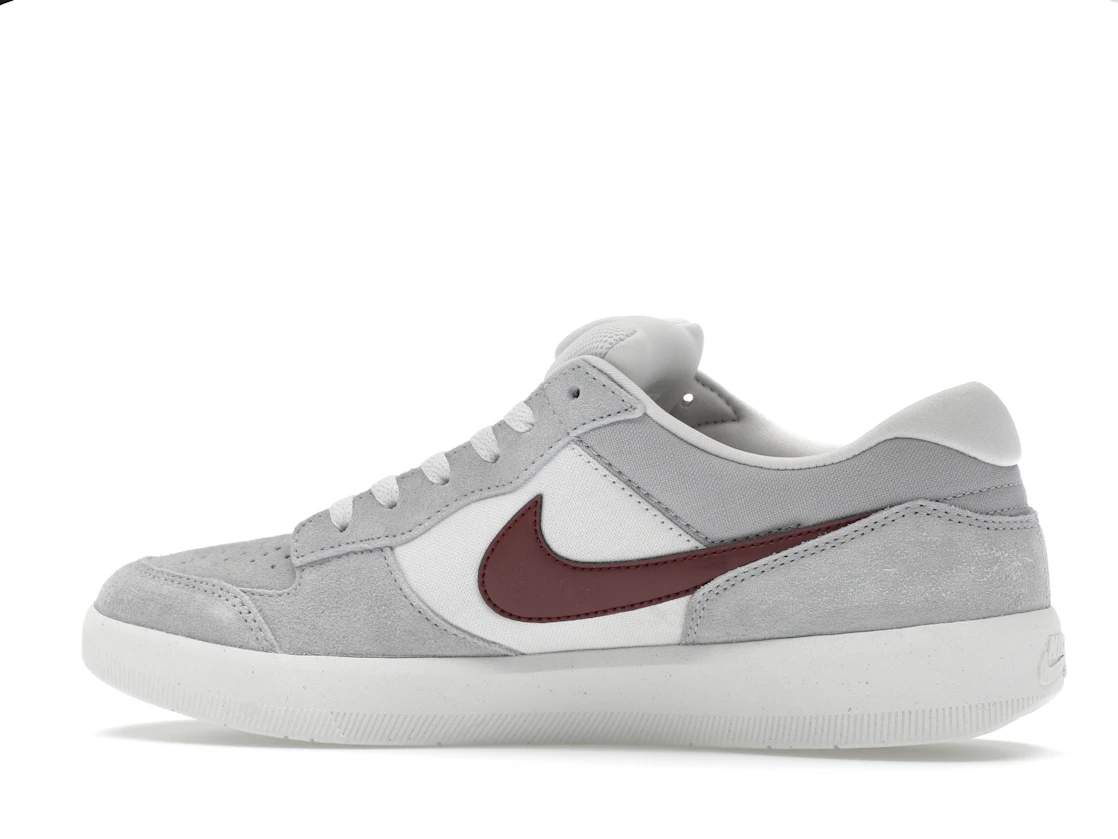 Vue 21 de Nike SB Force 58 Platinum Tint Dark Red