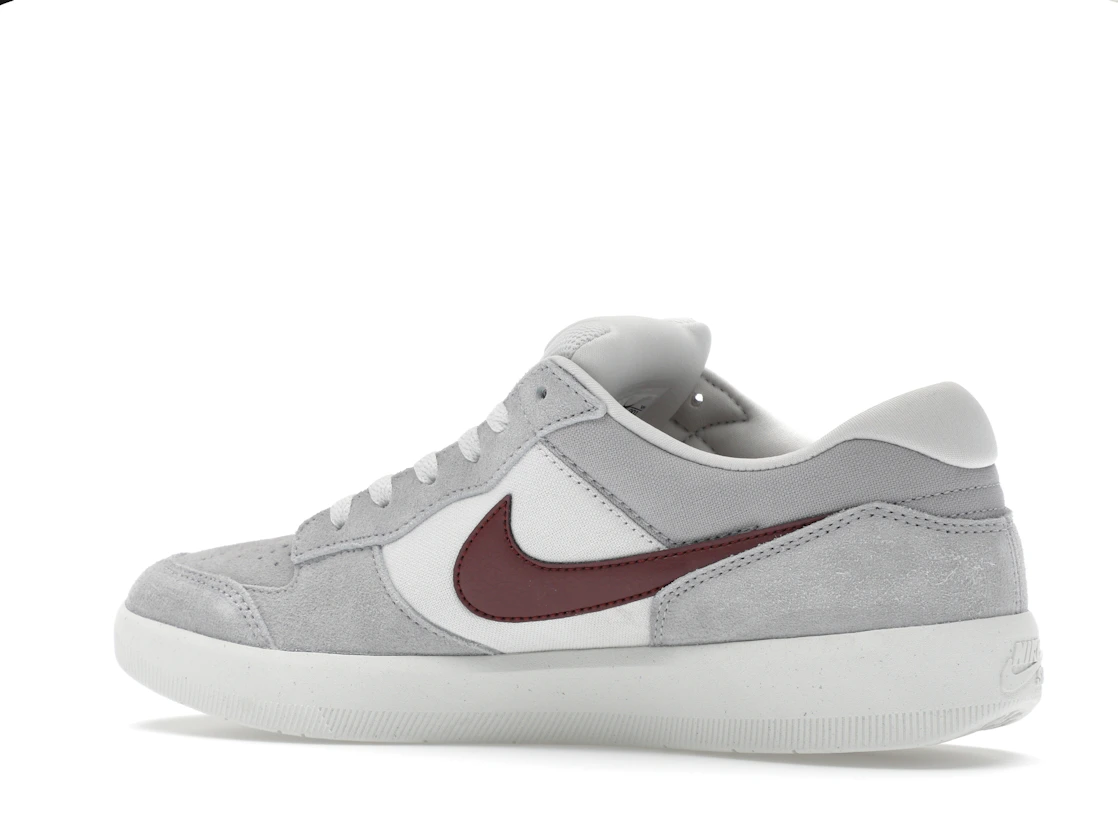 Vue 22 de Nike SB Force 58 Platinum Tint Dark Red