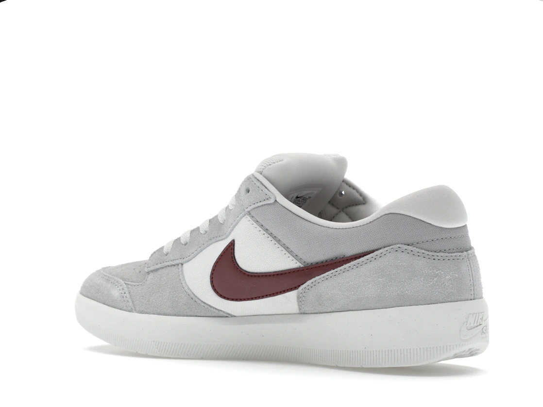 Vue 23 de Nike SB Force 58 Platinum Tint Dark Red