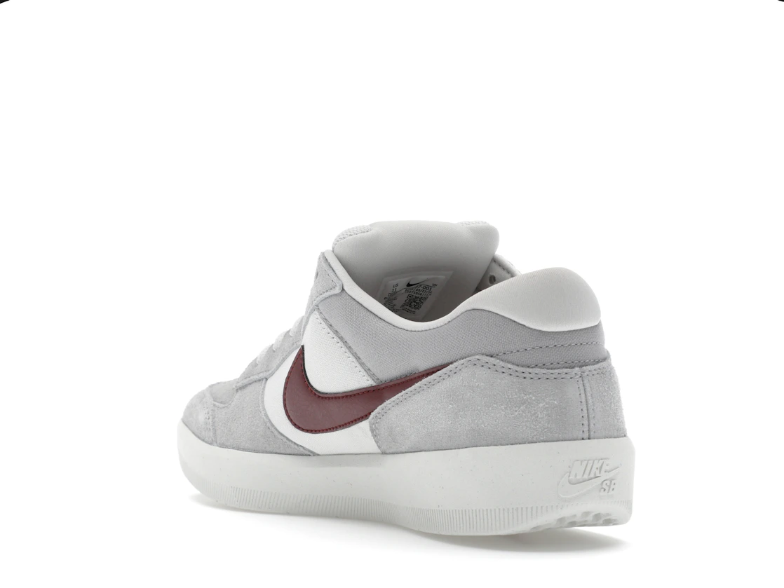 Vue 25 de Nike SB Force 58 Platinum Tint Dark Red