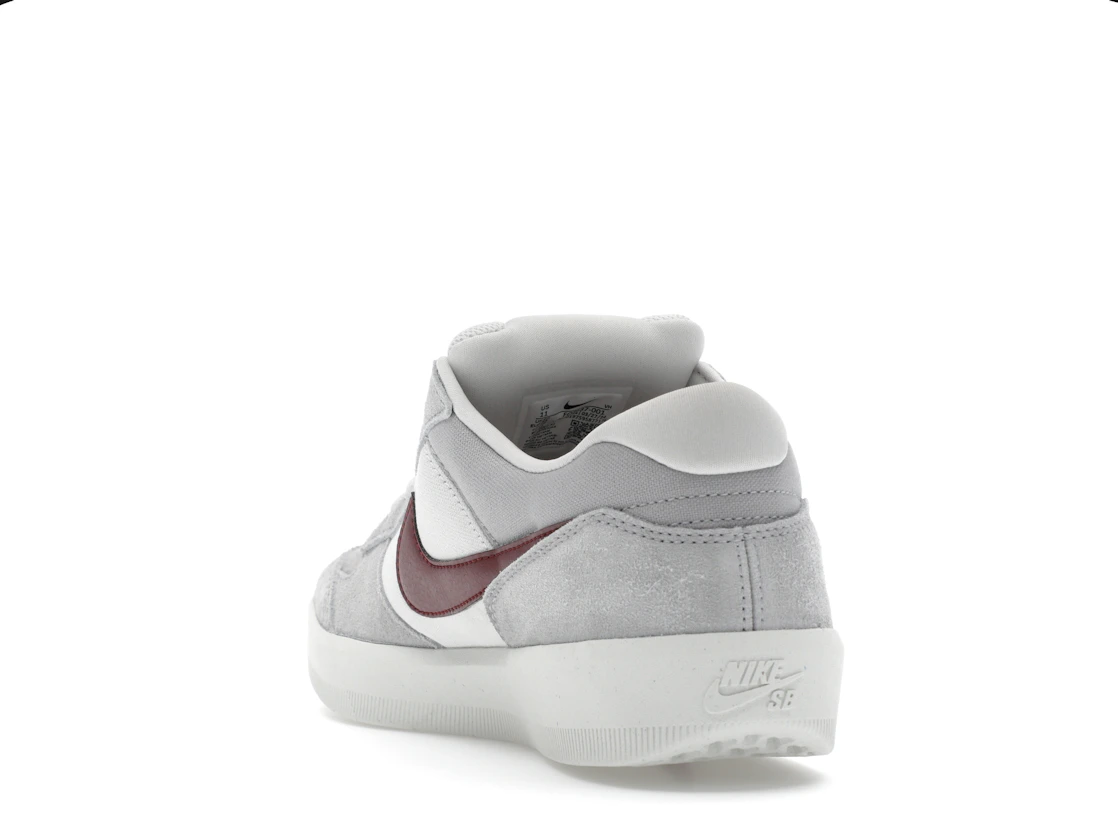 Vue 26 de Nike SB Force 58 Platinum Tint Dark Red
