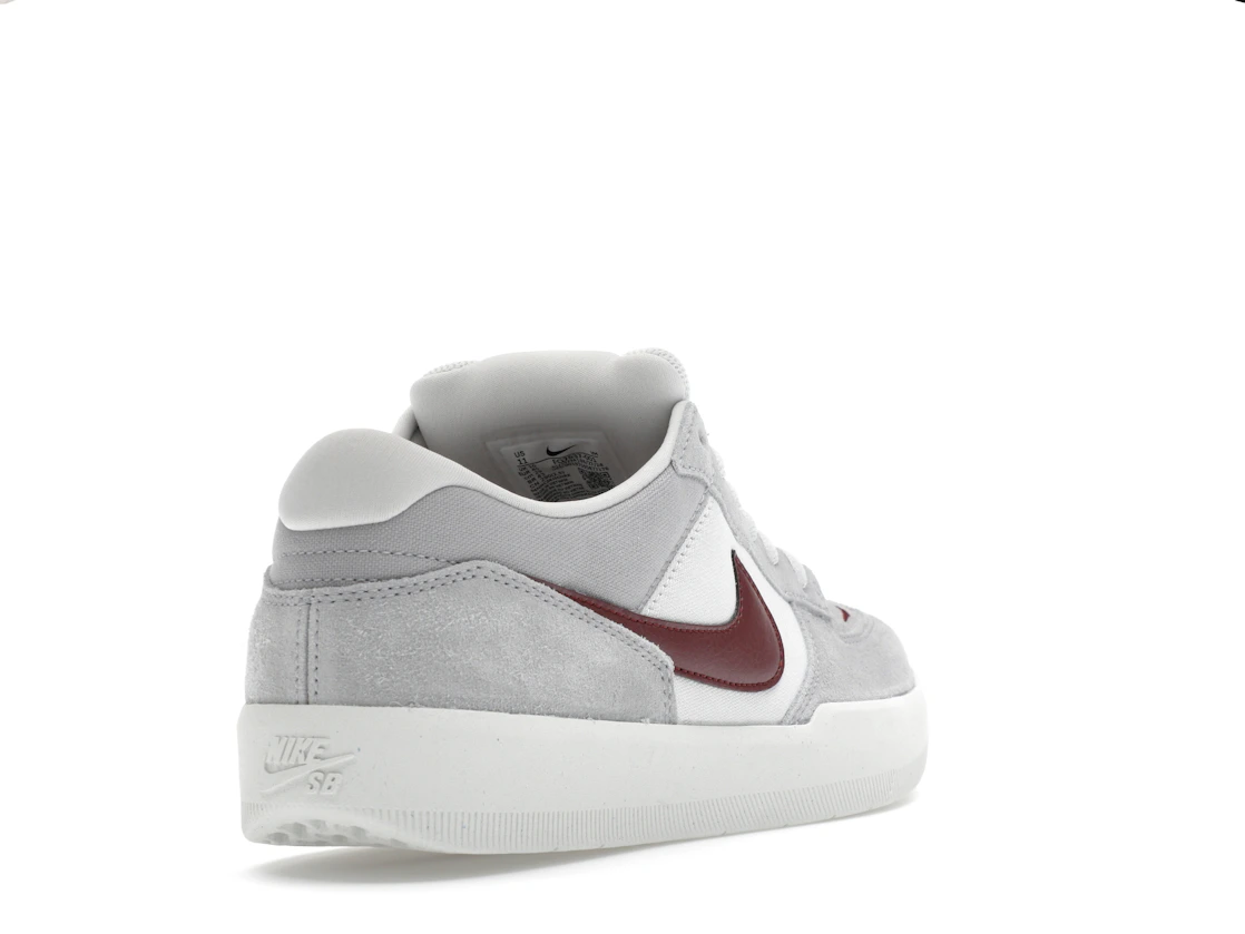 Vue 31 de Nike SB Force 58 Platinum Tint Dark Red