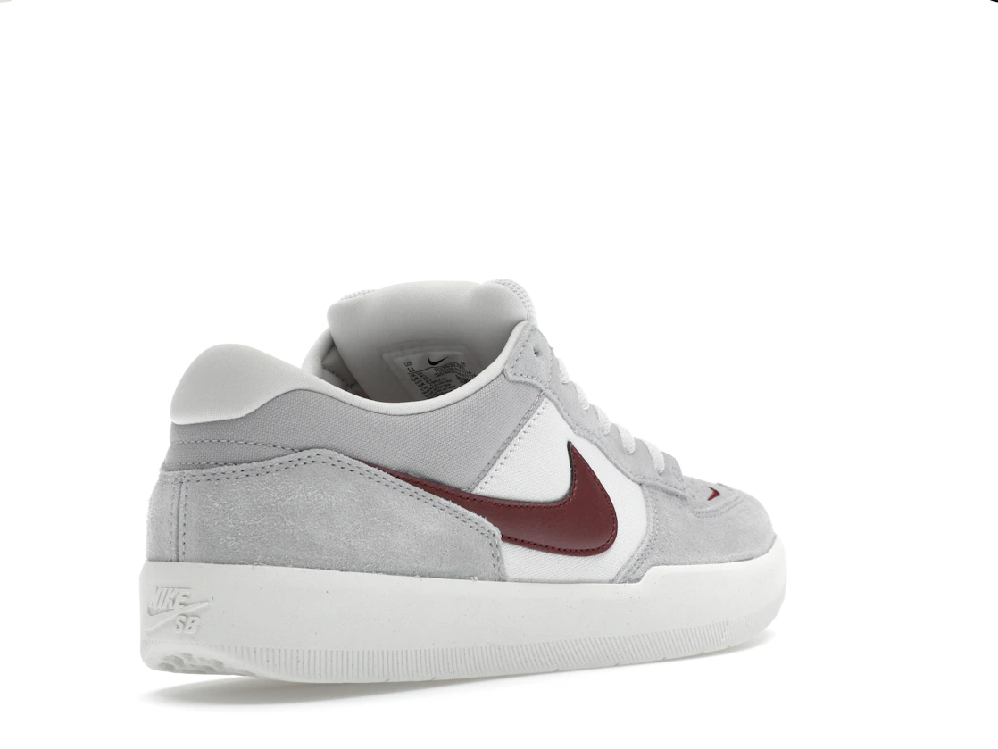 Vue 32 de Nike SB Force 58 Platinum Tint Dark Red