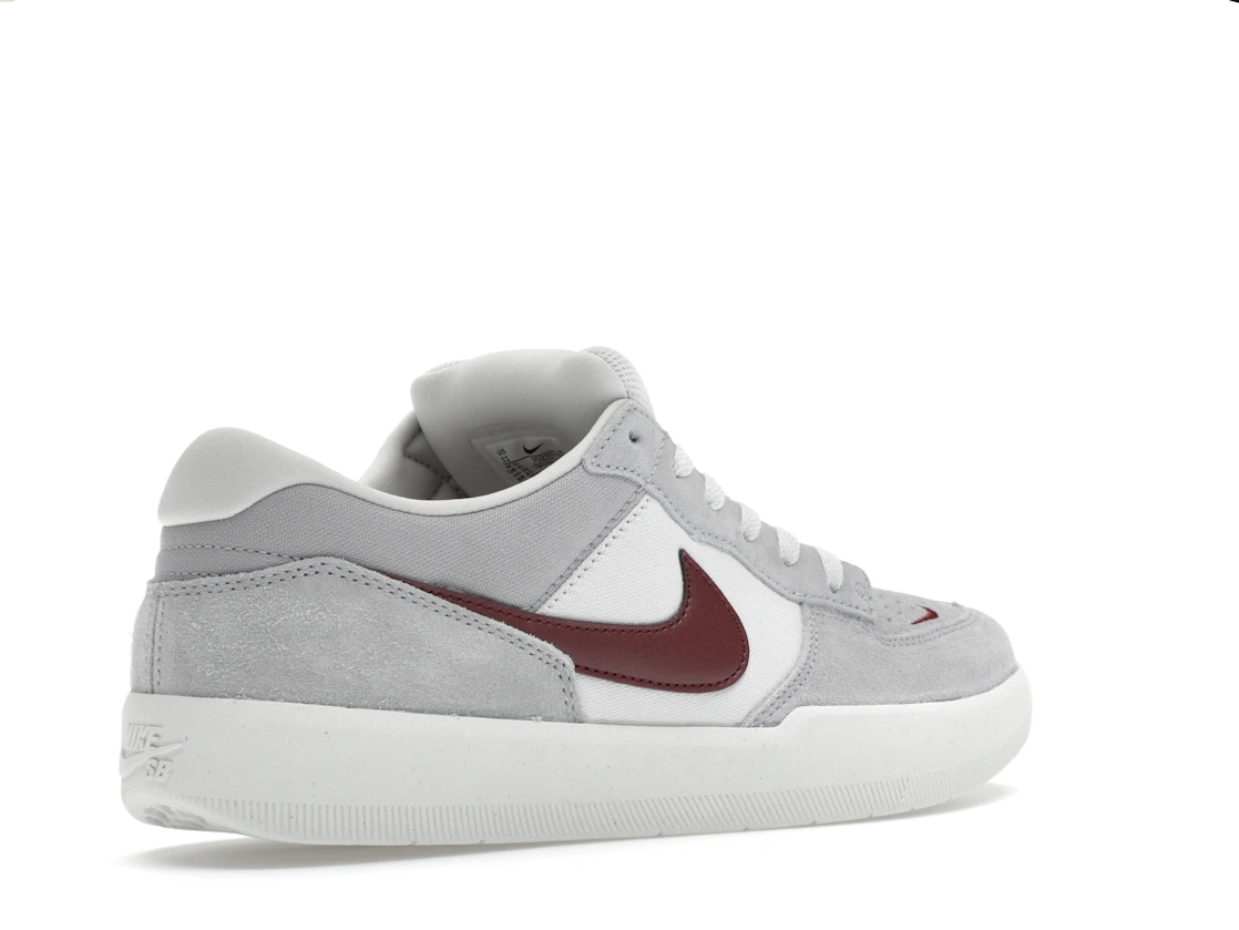 Vue 33 de Nike SB Force 58 Platinum Tint Dark Red