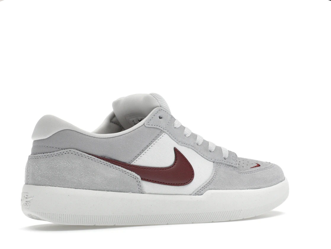 Vue 34 de Nike SB Force 58 Platinum Tint Dark Red