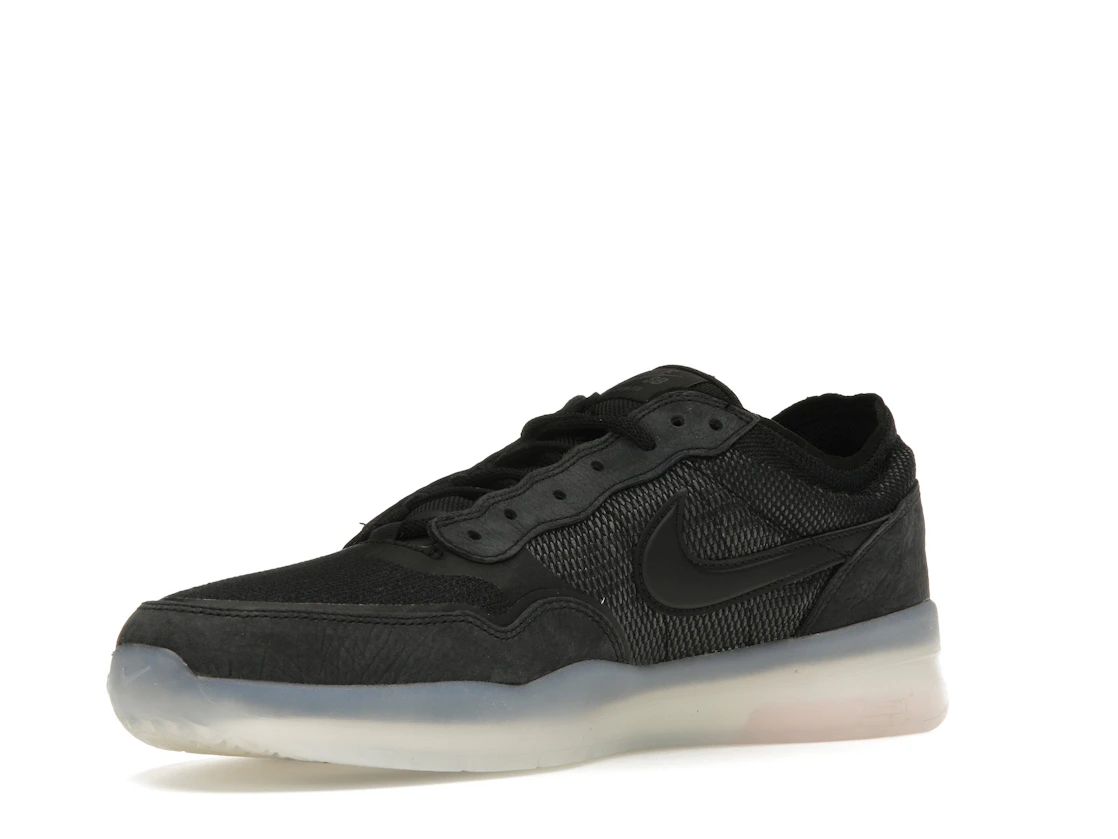 Vue 15 de Nike SB PS8 Black Clear