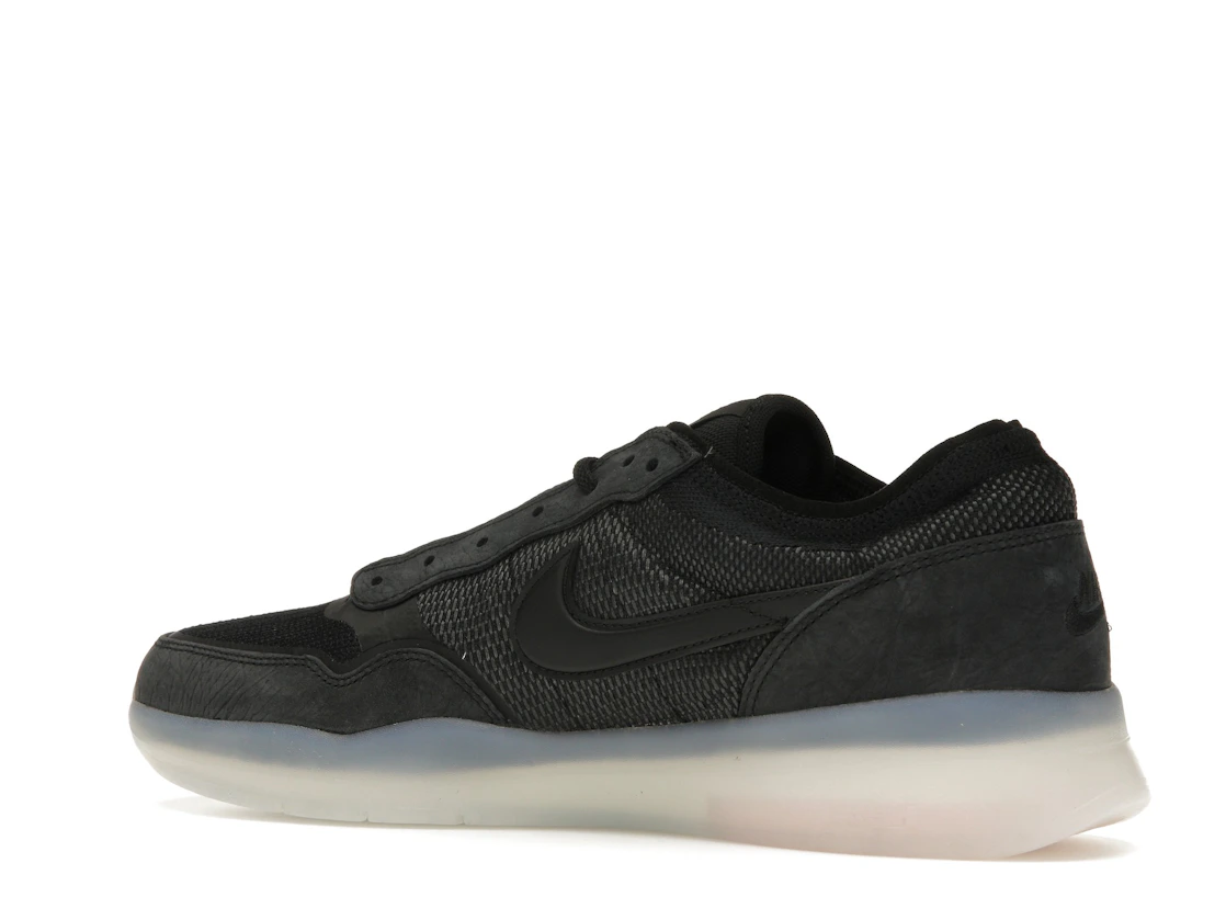 Vue 22 de Nike SB PS8 Black Clear
