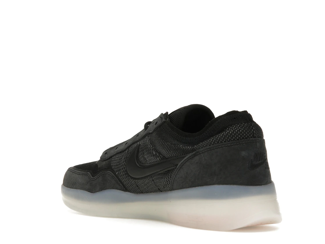 Vue 24 de Nike SB PS8 Black Clear
