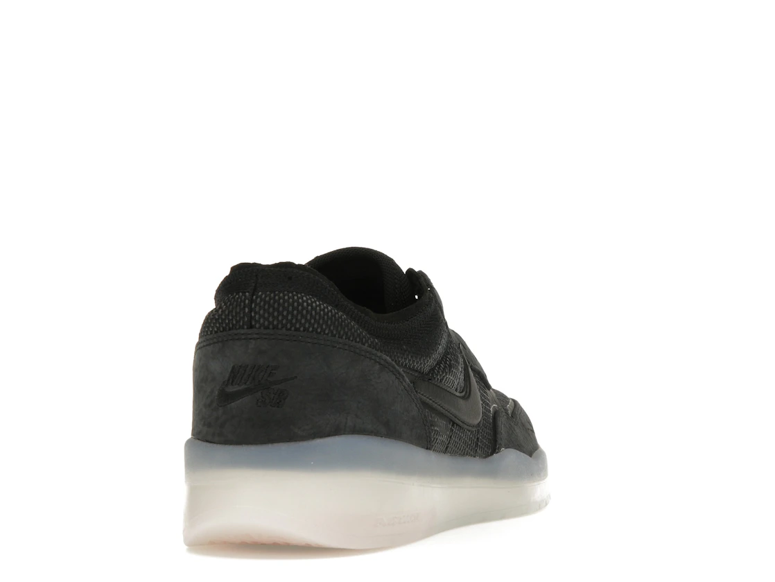 Vue 30 de Nike SB PS8 Black Clear