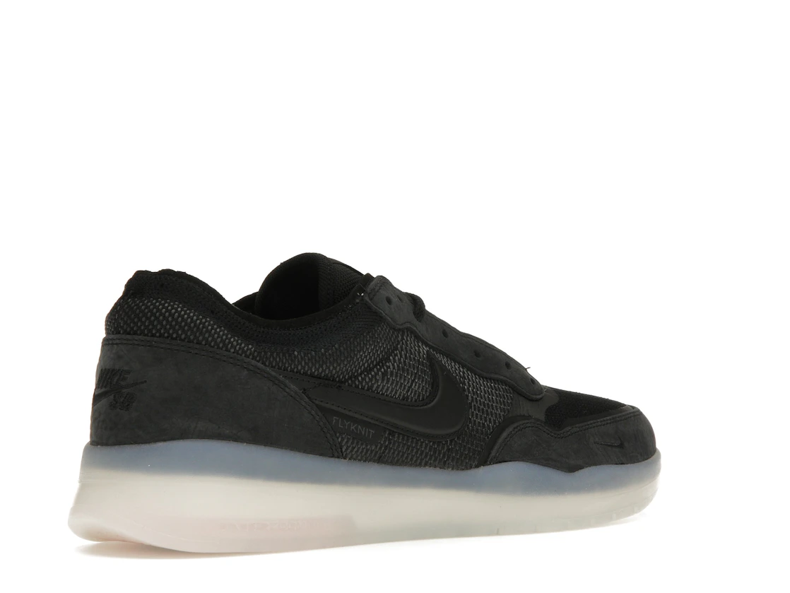 Vue 33 de Nike SB PS8 Black Clear