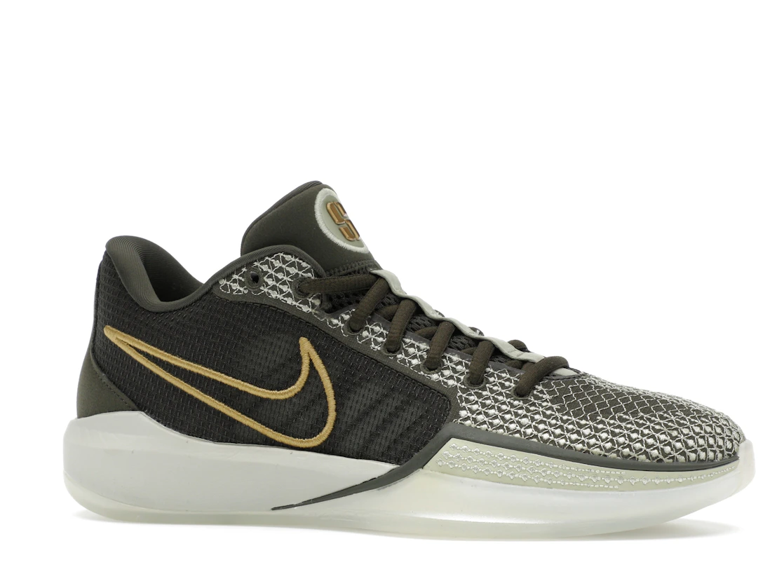 Vue 3 de Nike Sabrina 1 Dedication 