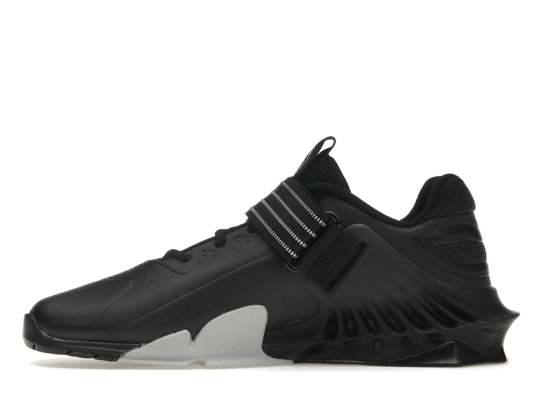 Vue 19 de Nike Savaleos Black White