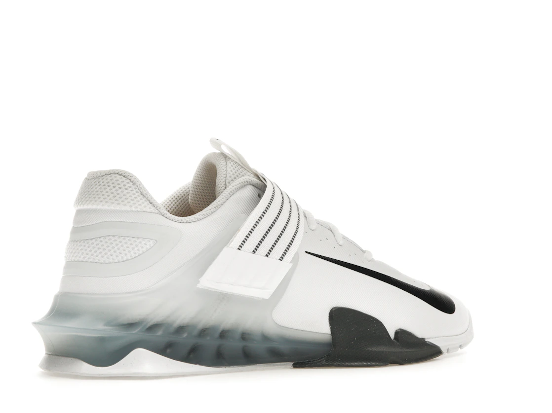 Vue 34 de Nike Savaleos White Iron Grey Laser Orange Black