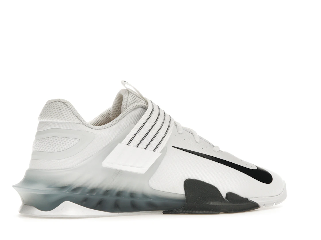 Vue 35 de Nike Savaleos White Iron Grey Laser Orange Black