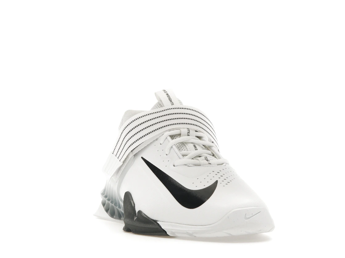 Vue 8 de Nike Savaleos White Iron Grey Laser Orange Black