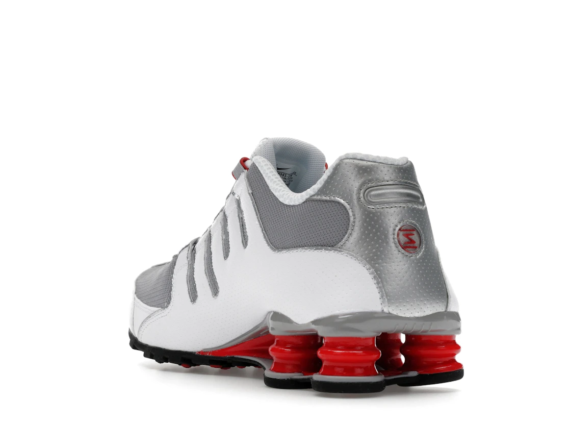 Vue 25 de Nike Shox NZ White Red Metallic Silver