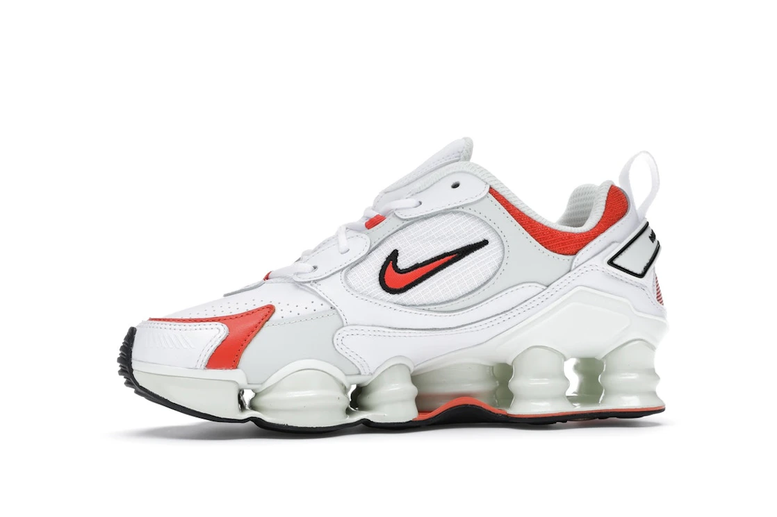 Vue 18 de Nike Shox Nova White Red 