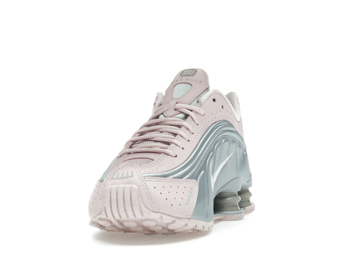 Vue 12 de Nike Shox R4 Barely Rose Metallic Platinum 