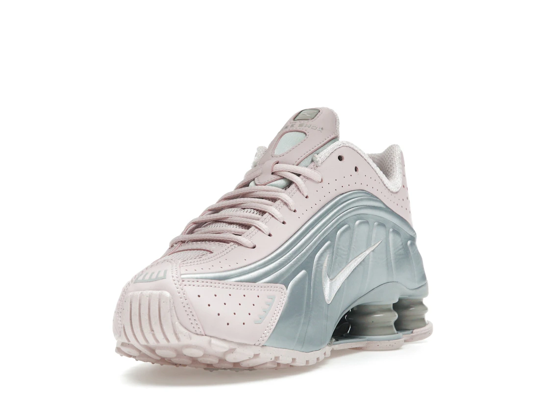 Vue 13 de Nike Shox R4 Barely Rose Metallic Platinum 