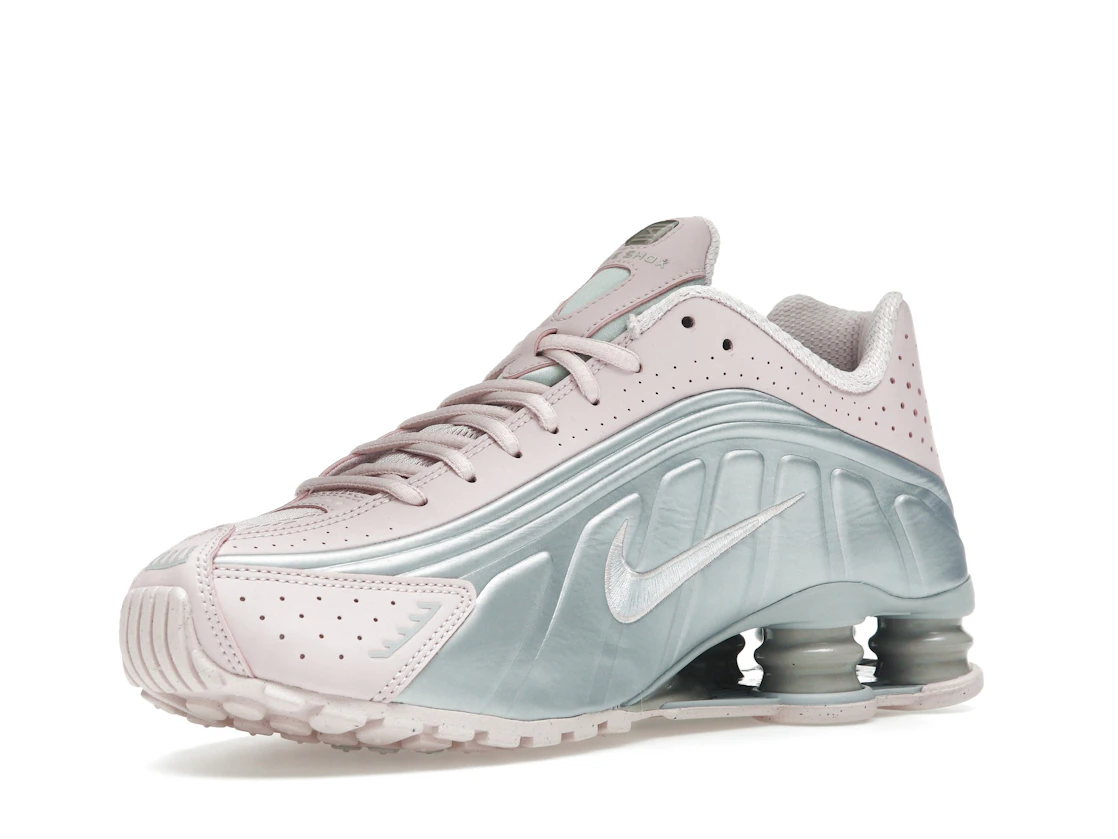 Vue 15 de Nike Shox R4 Barely Rose Metallic Platinum 