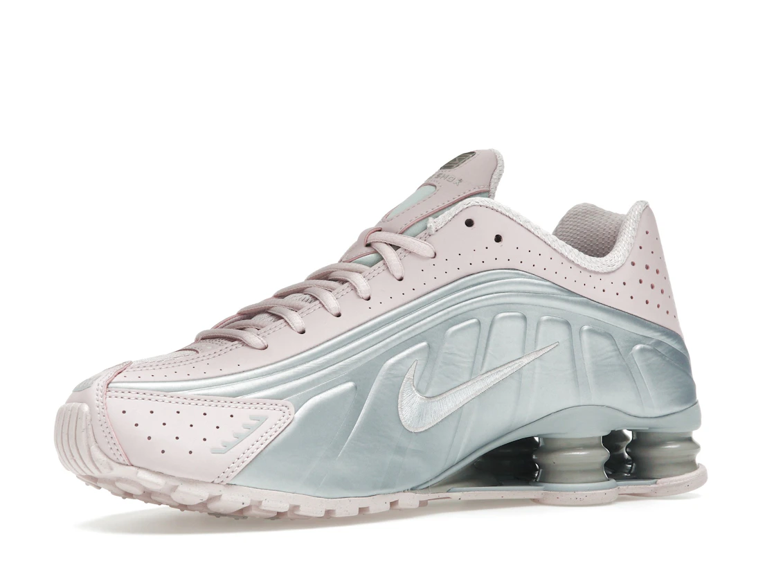 Vue 16 de Nike Shox R4 Barely Rose Metallic Platinum 