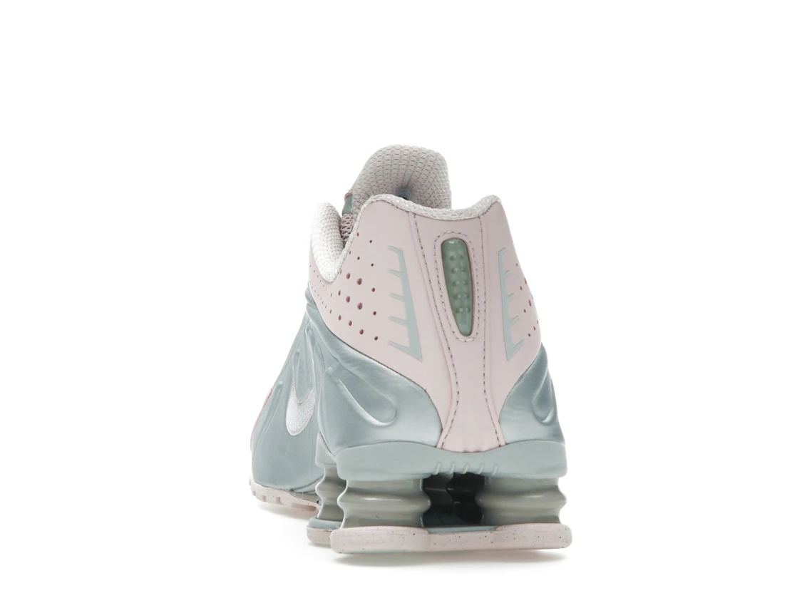 Vue 27 de Nike Shox R4 Barely Rose Metallic Platinum 