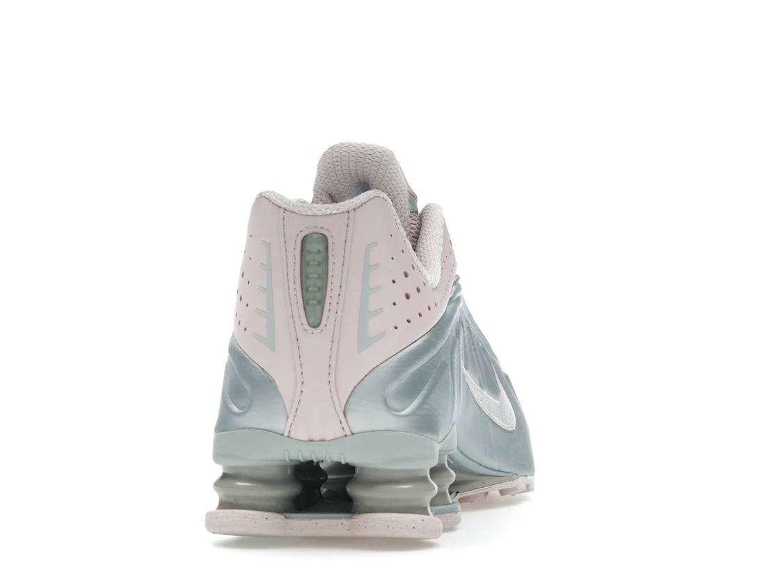 Vue 29 de Nike Shox R4 Barely Rose Metallic Platinum 