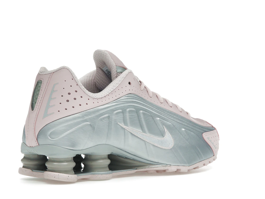 Vue 33 de Nike Shox R4 Barely Rose Metallic Platinum 