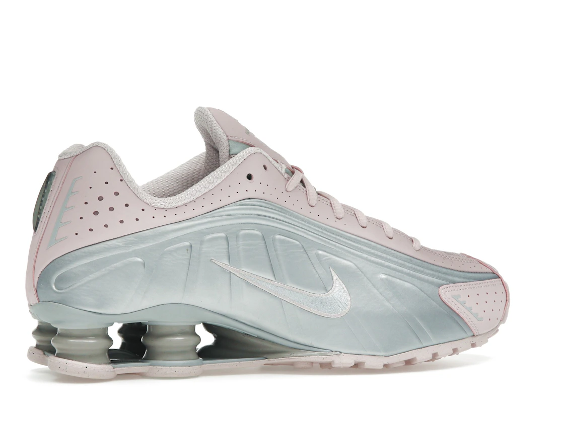 Vue 35 de Nike Shox R4 Barely Rose Metallic Platinum 