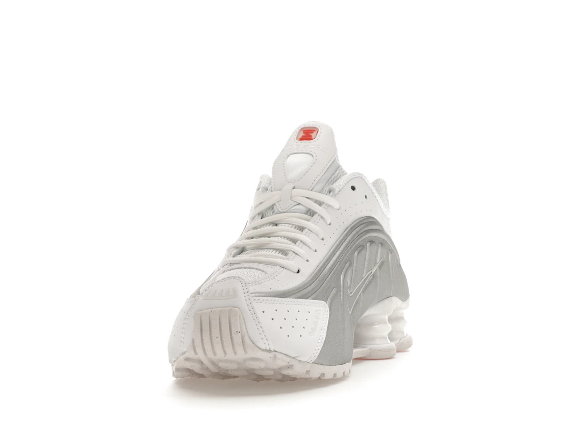 Vue 12 de Nike Shox R4 White Metallic Silver 