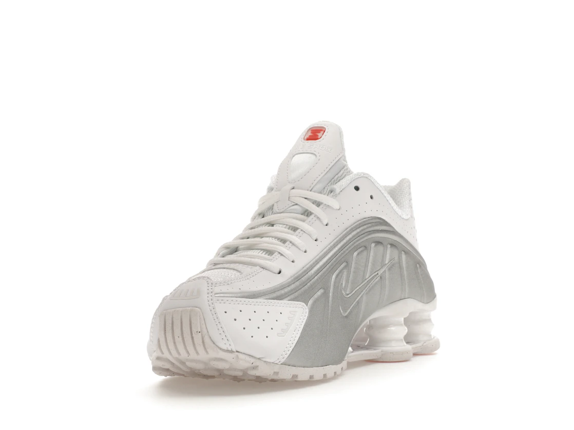 Vue 13 de Nike Shox R4 White Metallic Silver 